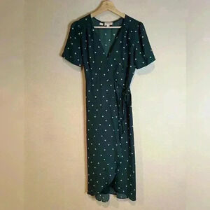 Everly Womens Green Polka Dot Surplus Vneck Short Sleeve Midi Wrap Dress Small